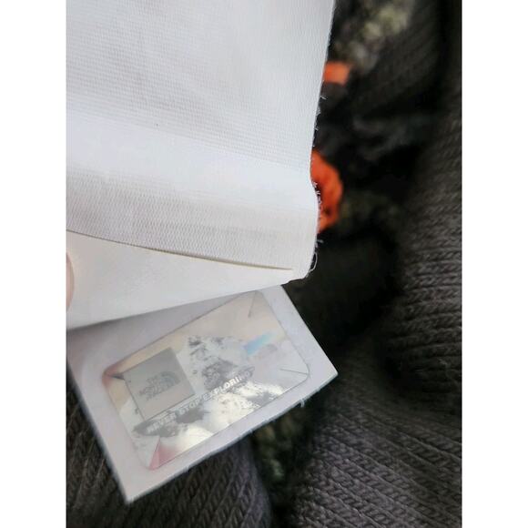 The North Face Youth Camo/Orange Pom Pom Logo Ski Hat Size Medium - Picture 5 of 5